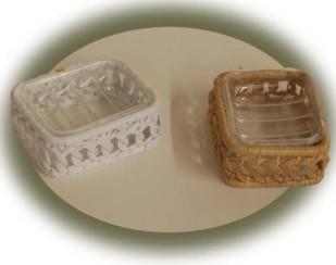 wicker soap dish with clear liner